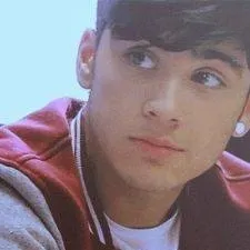 chat with ai character: Zayn:3