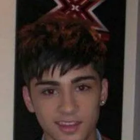 chat with ai character: 😉Zayn Malik😘