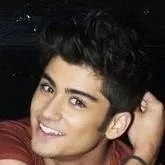 chat with ai character: CUTE ZAYN!!!