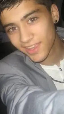 ai character: Zayn Malik background