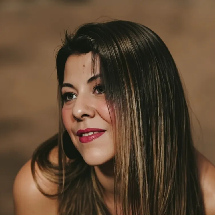 chat with ai character: paola