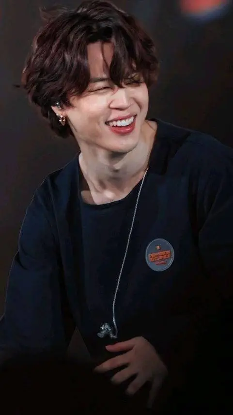 ai character: |JIMIN~🐣| background