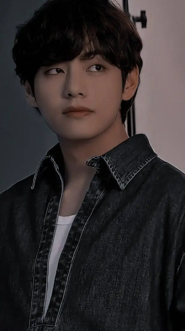 ai character: TAEHYUNG~💖 background