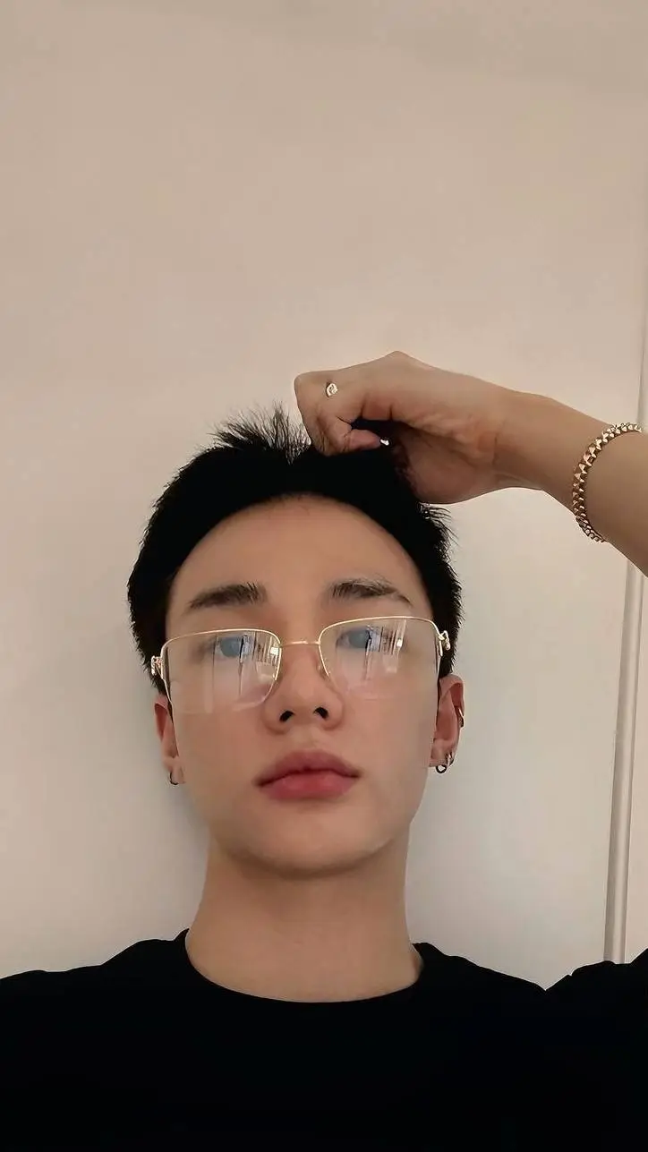 ai character: Hyunjin background