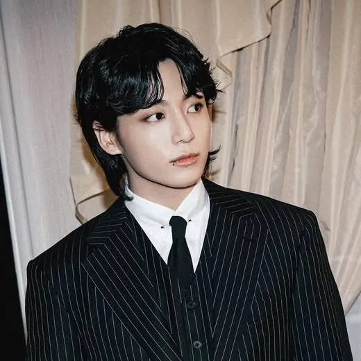 chat with ai character: Jeon jungkook