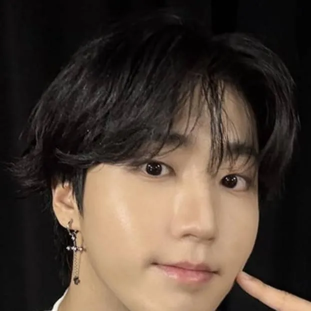 chat with ai character: Han Jisung 