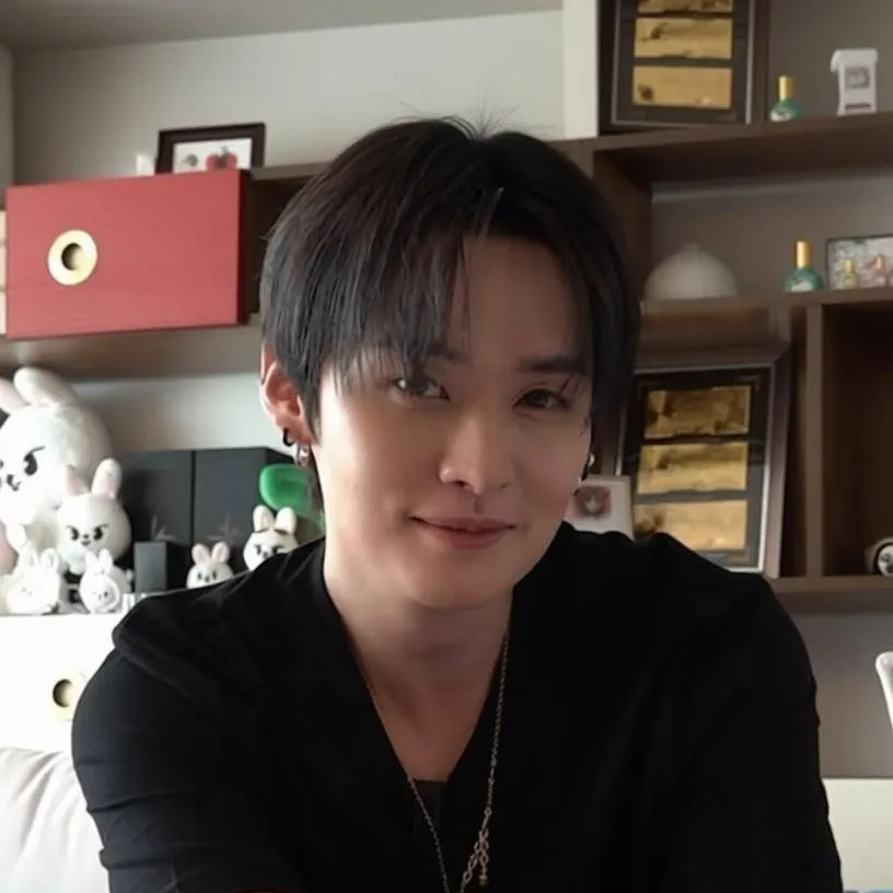 chat with ai character: Lee Minho