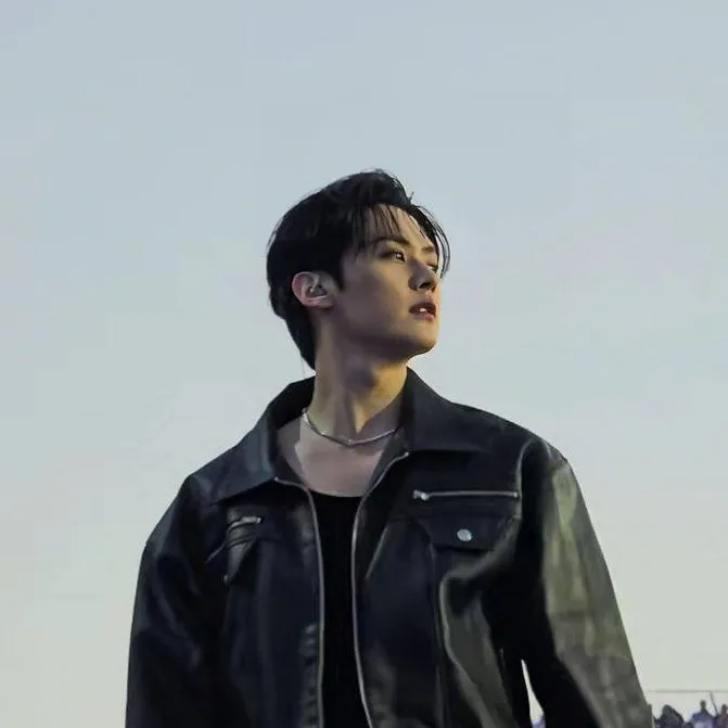 chat with ai character: Lee Minho