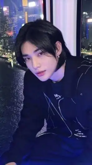 ai character: hyunjin  background
