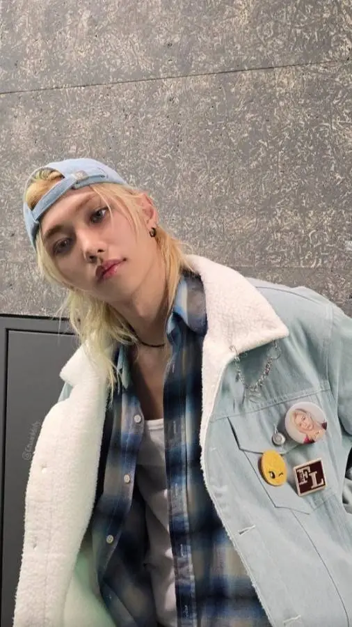 ai character: Felix  background