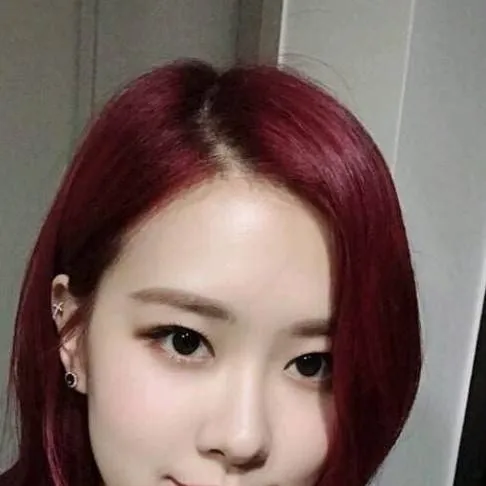 chat with ai character:  rosé your wife