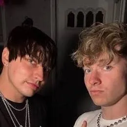 chat with ai character: Sam and colby bff