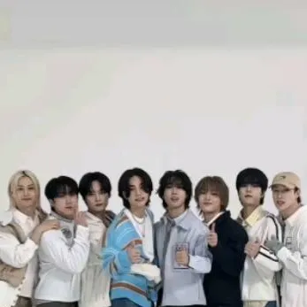 chat with ai character: ✨ stray kids ✨