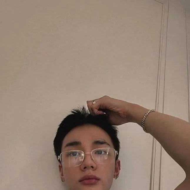 chat with ai character: HYUNJIN 👺🌚