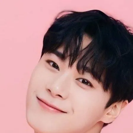 chat with ai character: 🌙 MOONBIN 🌕