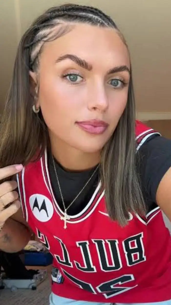 ai character: Carson Roney background