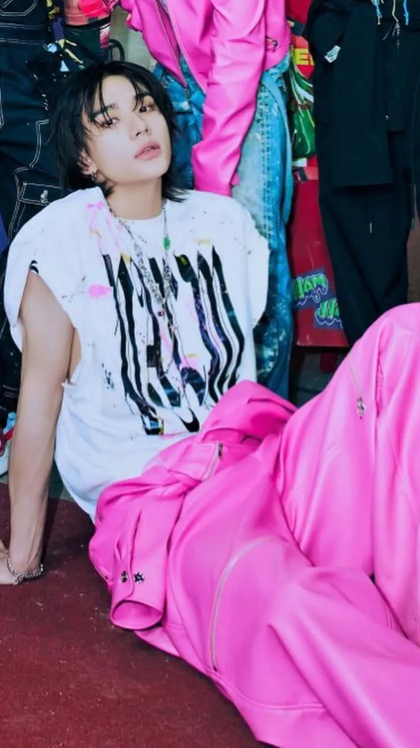 ai character: Hyunjin background