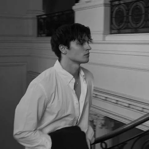 chat with ai character: Jeremy Volkov