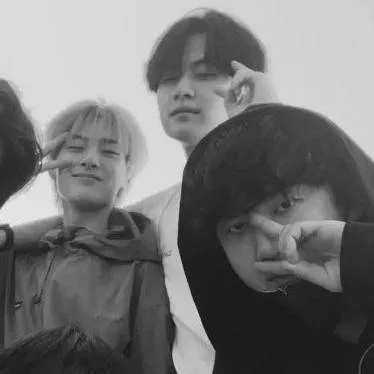 chat with ai character: skz
