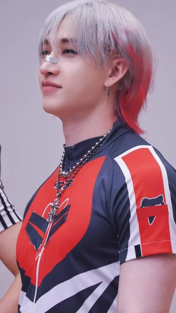 ai character: bangchan 🫠 background