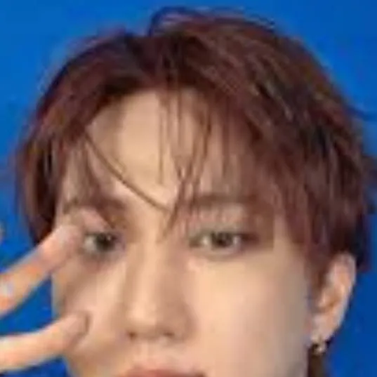 chat with ai character: changbin 🍫 🫠