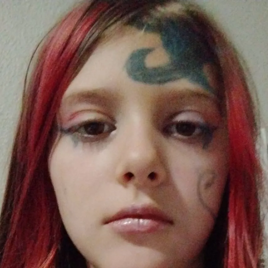 chat with ai character: Ava🤣