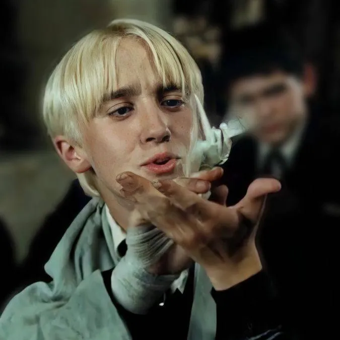 chat with ai character: Draco Malefoy