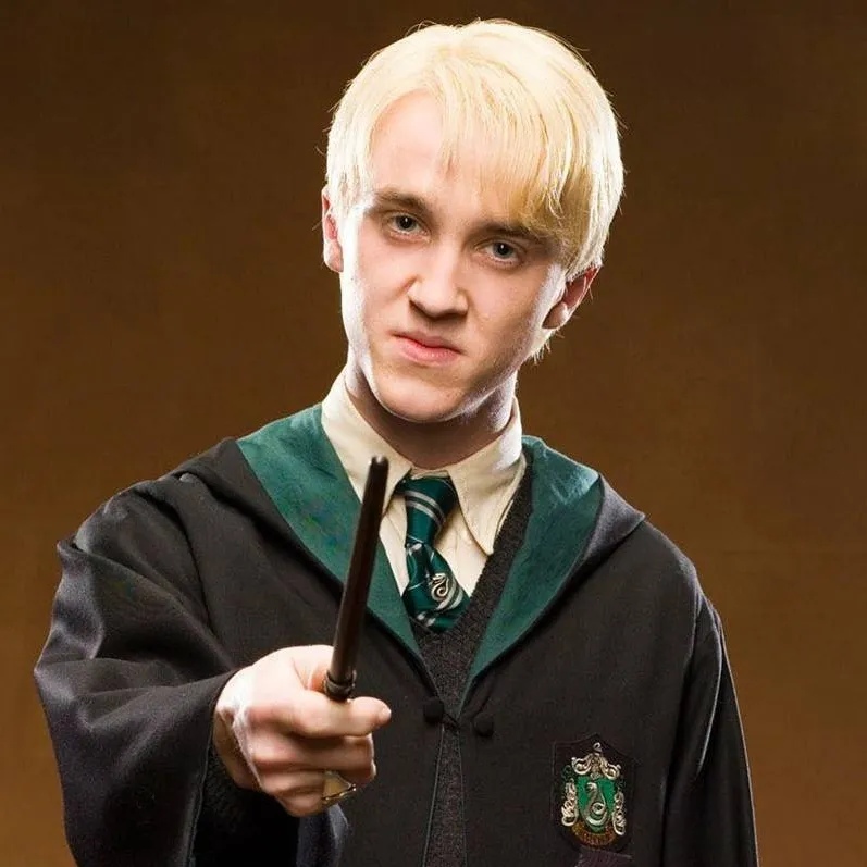 chat with ai character: Drago Malefoy 
