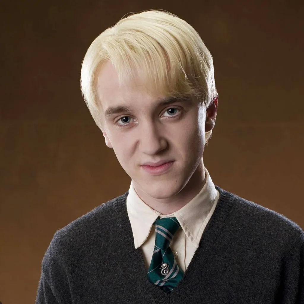 chat with ai character: Drago Malefoy 
