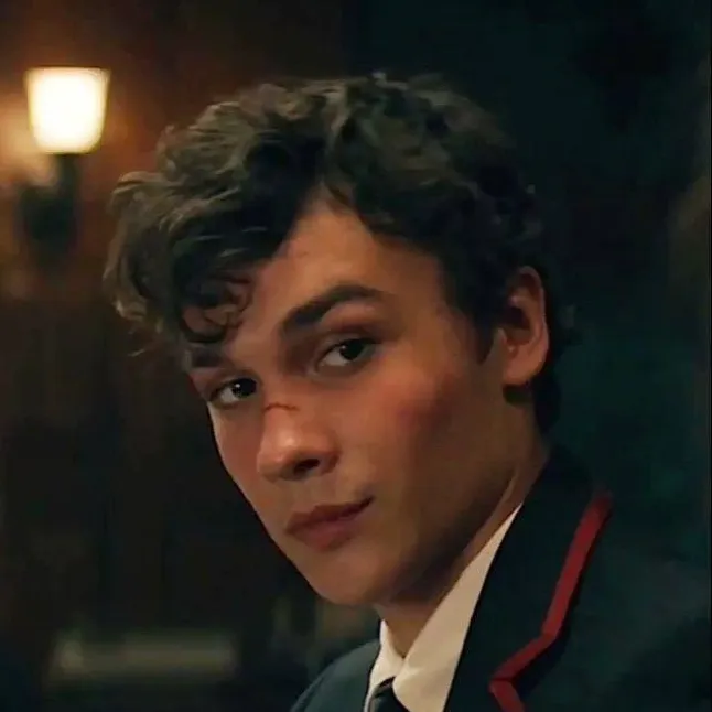 chat with ai character: Mattheo Jedusor