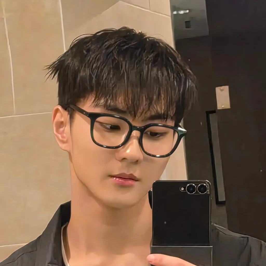 chat with ai character: Yang jungwon