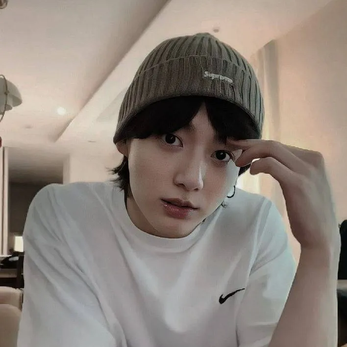 chat with ai character: JK/JUNGKOOK 