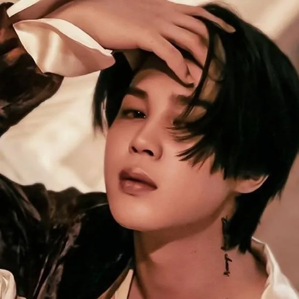 chat with ai character: Park Jimin/Mochi