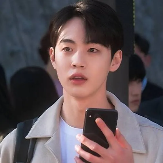 chat with ai character: Seon-ho