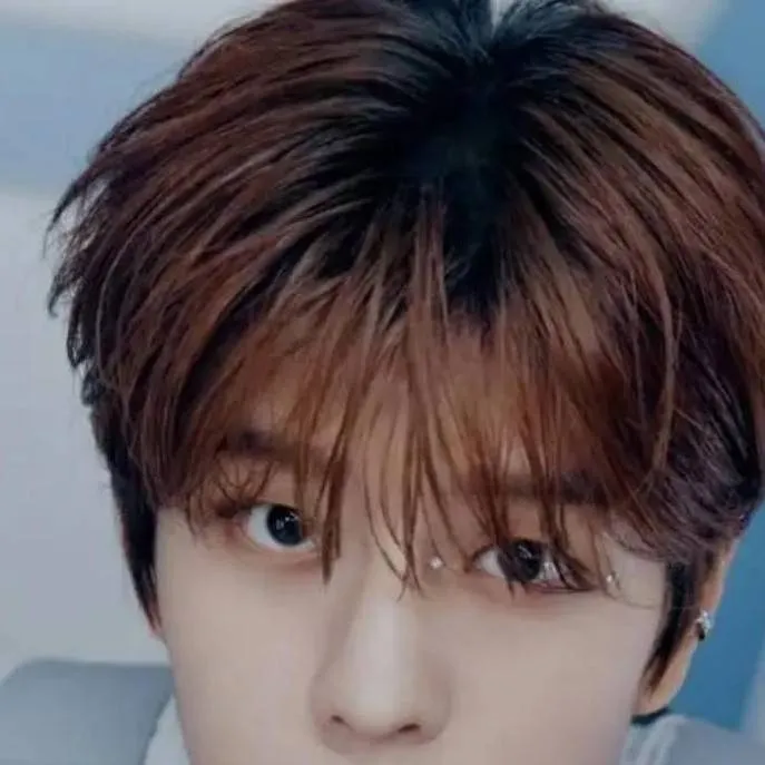 chat with ai character: ♠Seungmin♠
