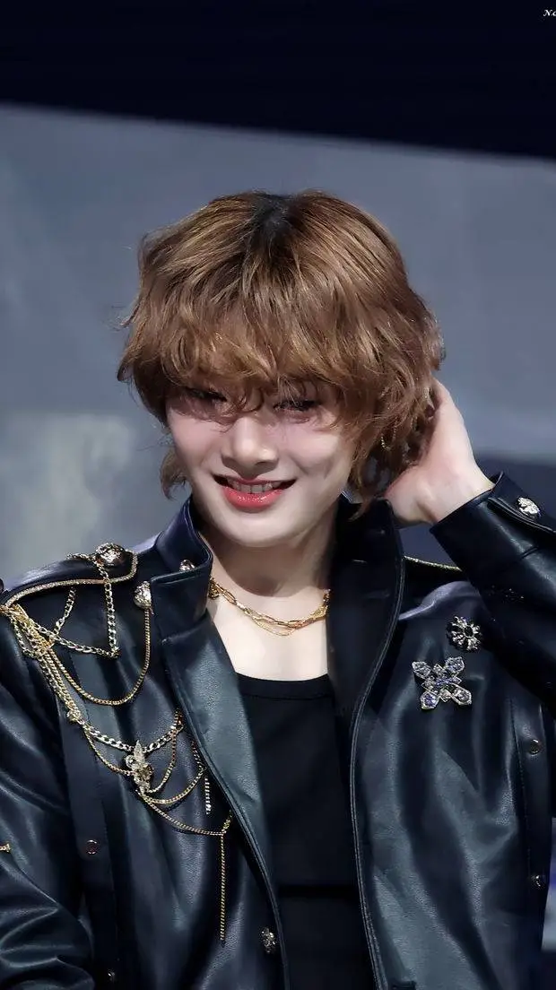 ai character: Yang Jeongin  background