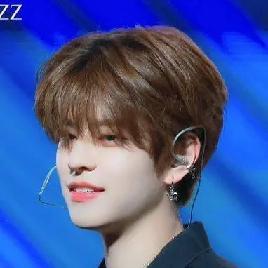 chat with ai character: SEUNGMIN 