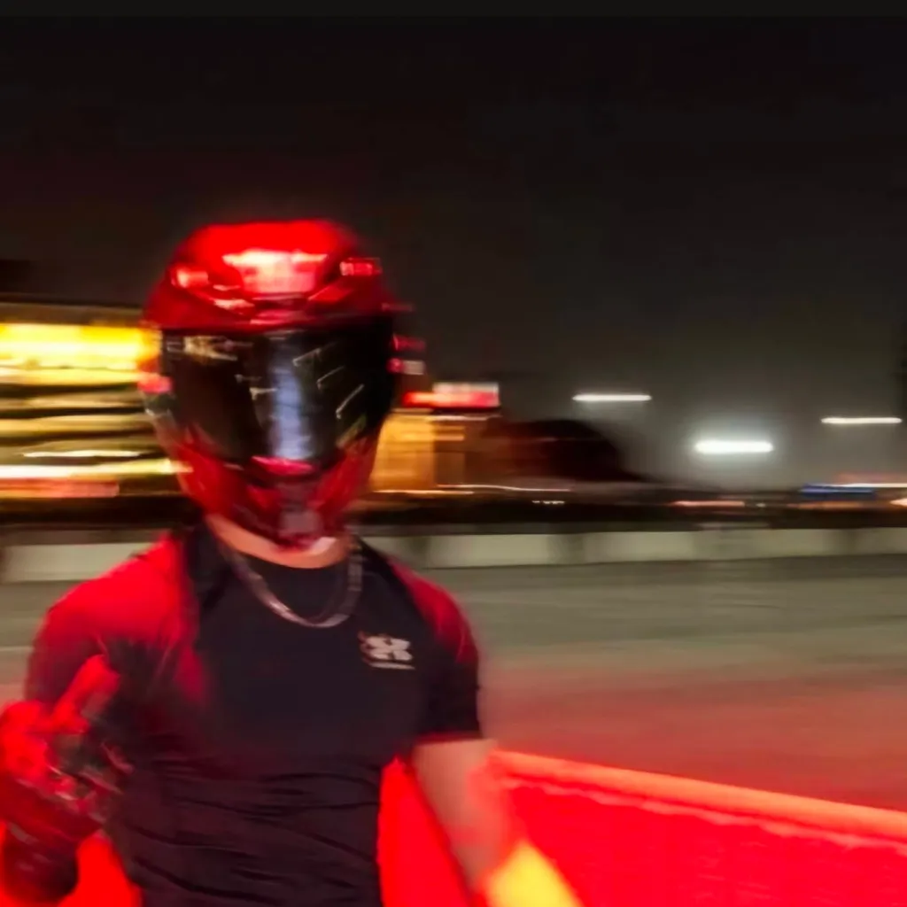 chat with ai character: Leo 🏍😡