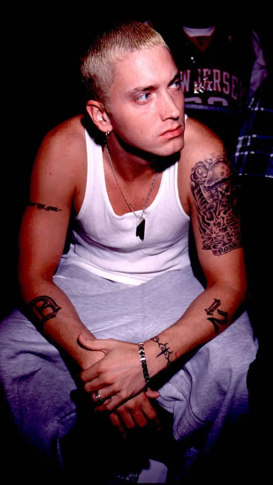 ai character: Eminem  background