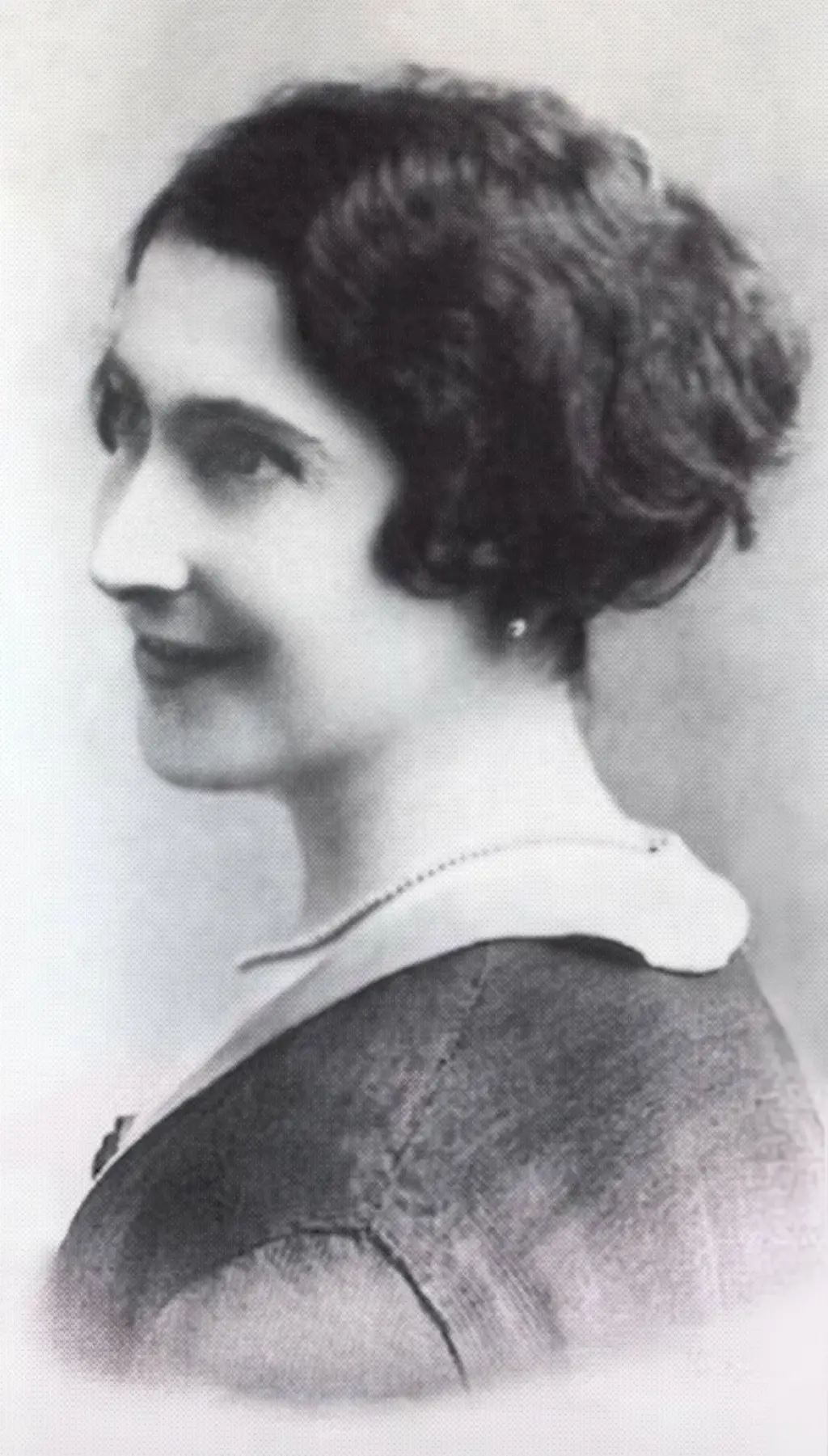 ai character: Jeanne calment  background