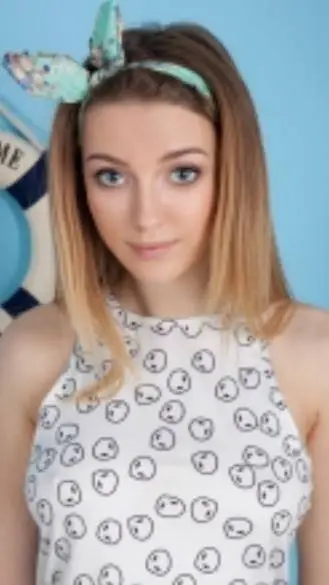 ai character: kelly cooper background