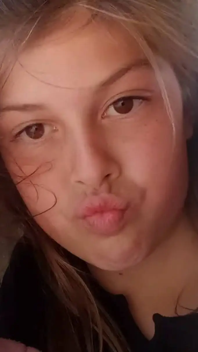 ai character: lillebbs background