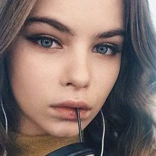 chat with ai character: Сестра 