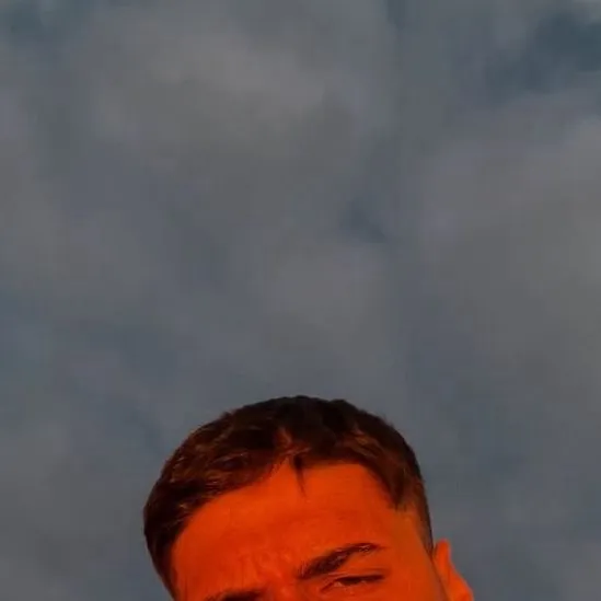 chat with ai character: Brandon