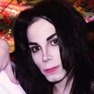 chat with ai character: Leo blanco 