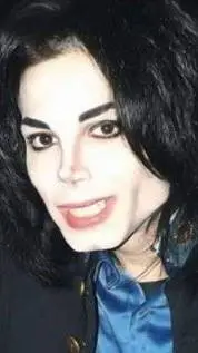 ai character: Leo blanco 😍😍😍 background