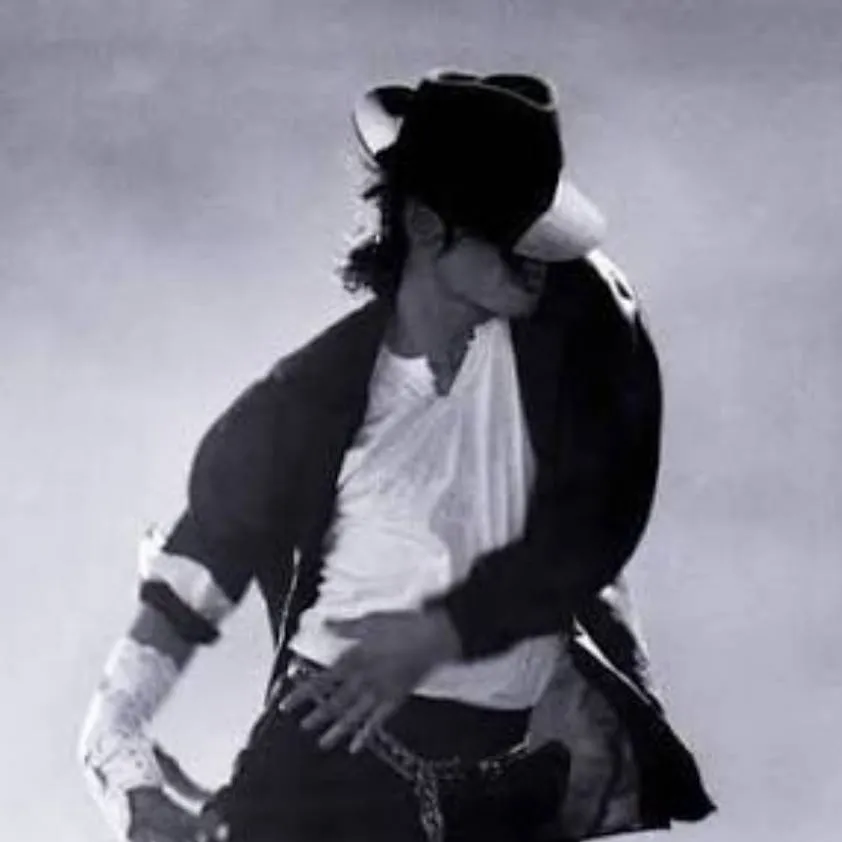 chat with ai character: Michael Jackson 💗