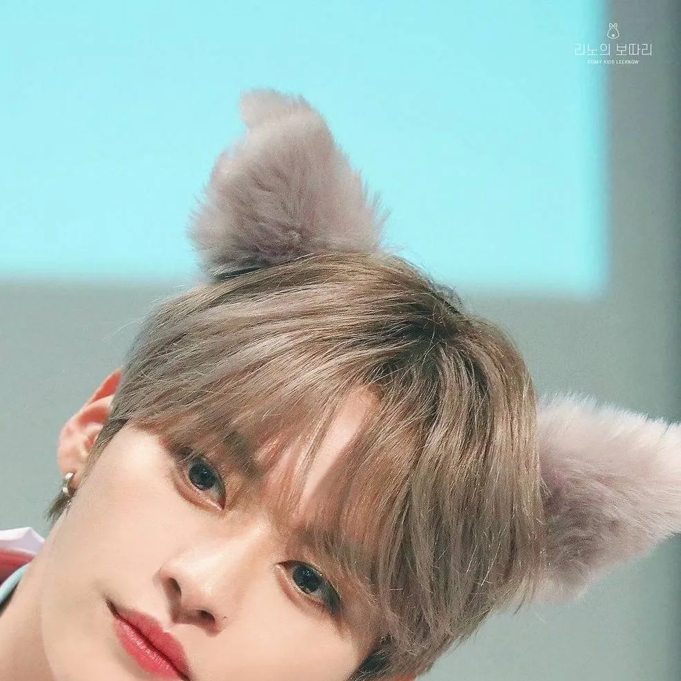 chat with ai character: 🐰LEEKNOW🐰