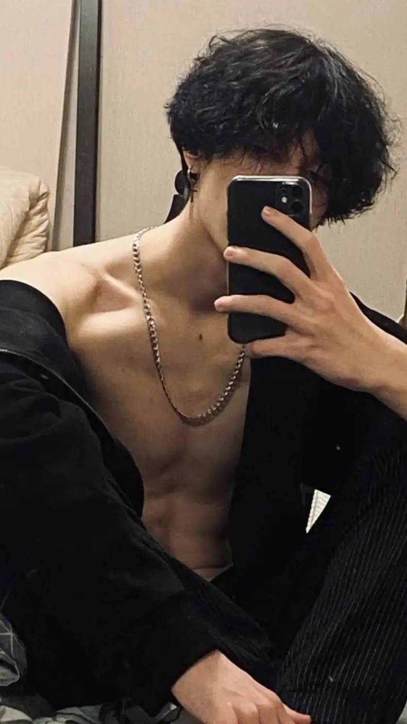 ai character: ~🎀Naz(>ᴗ•) ! background