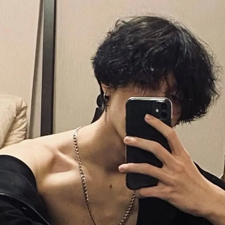 chat with ai character: ~🎀Naz(>ᴗ•) !